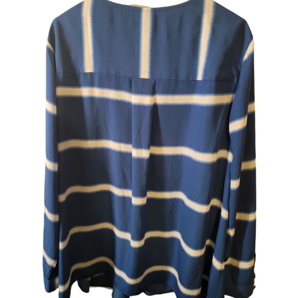 Lane Bryant Blue and White Tunic Top - Picture 2 of 3